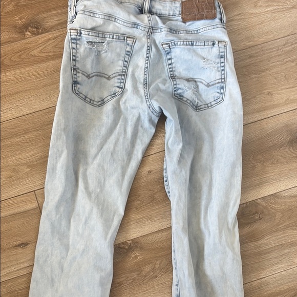 American Eagle Outfitters Relaxed Blue Jeans with Vintage Distressing - Picture 8 of 11